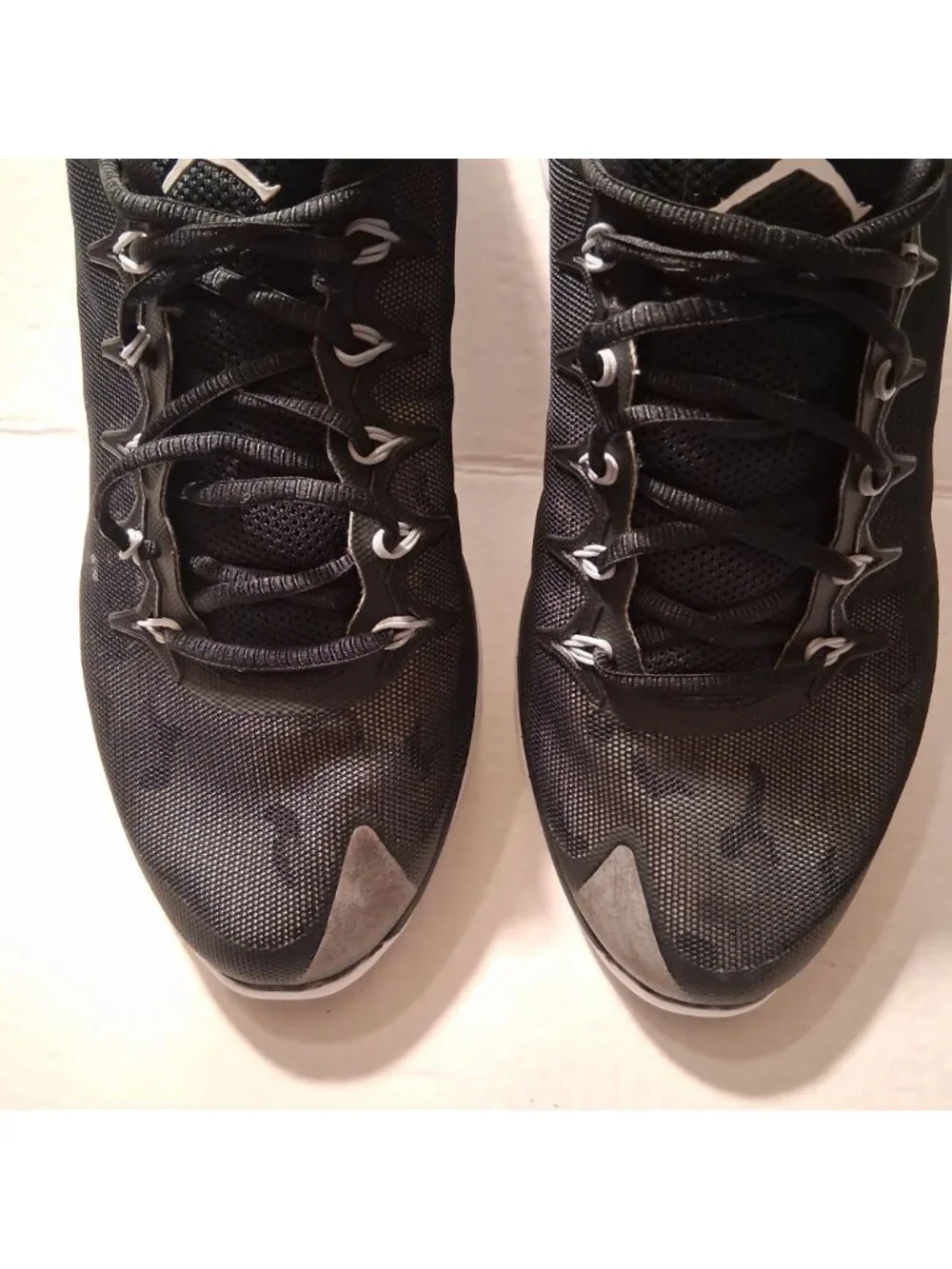 Air Jordan Trainer Mens Sneakers Black/White Size 10.5 Mesh Upper Stylish Athlet